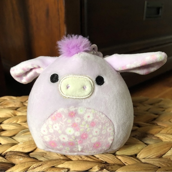 Squishmallows Delhi the Easter Donkey 3” clip - Picture 1 of 9